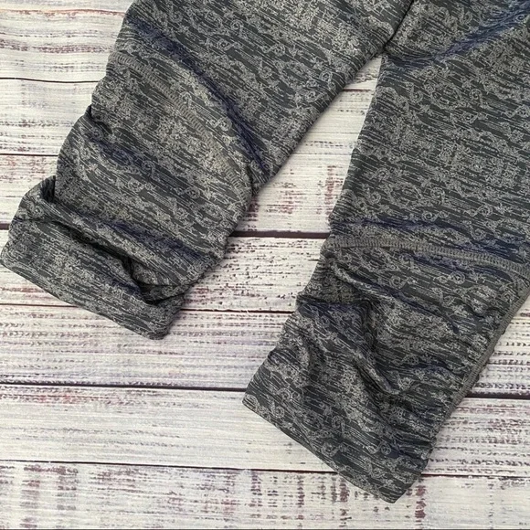 Run Tights Yoga Workout Capris - Picture 5 of 8